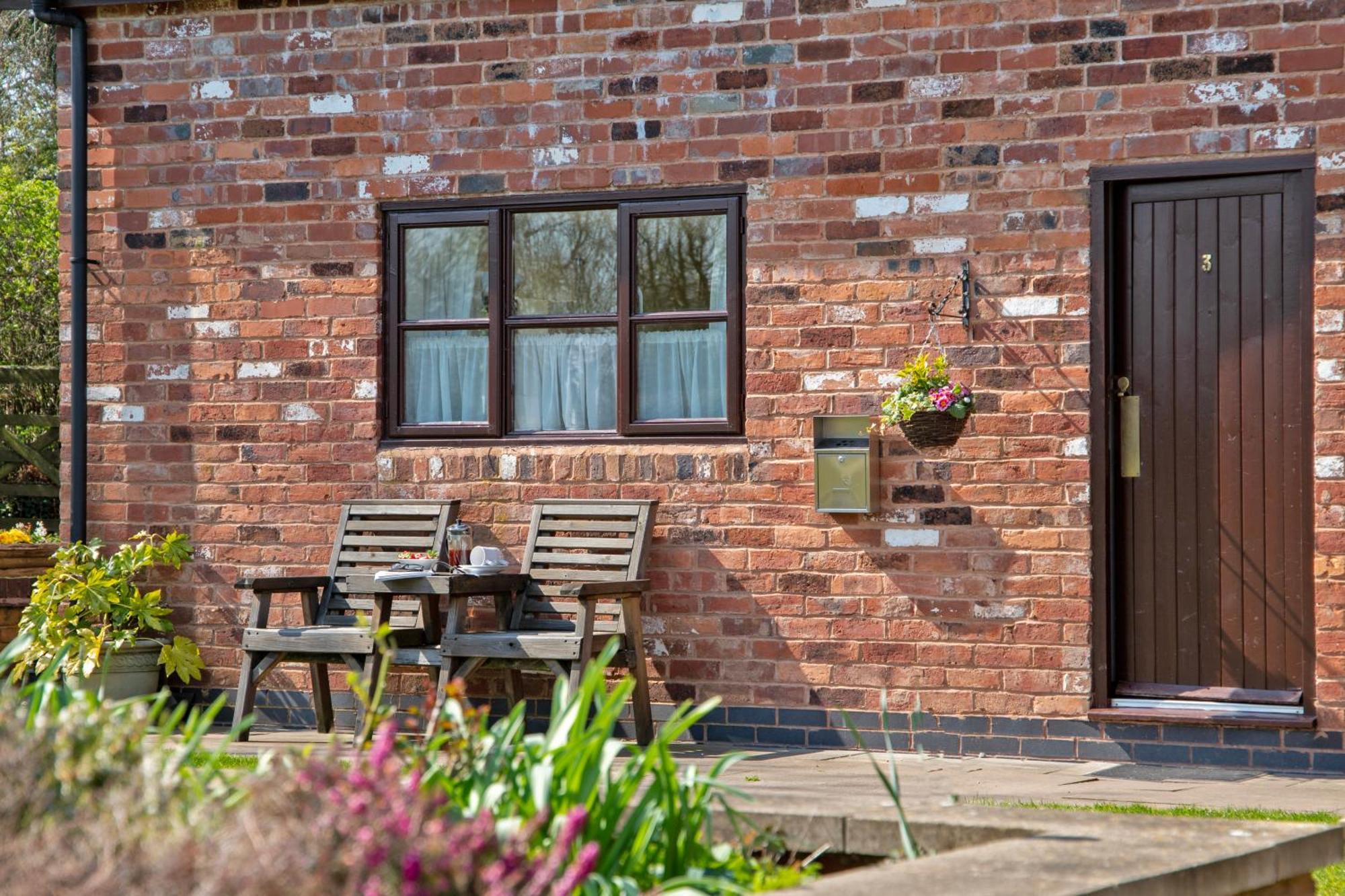 Charlie'S Cottage With Alpacas And 7Mins Drive To Alton Towers Denstone Exteriér fotografie